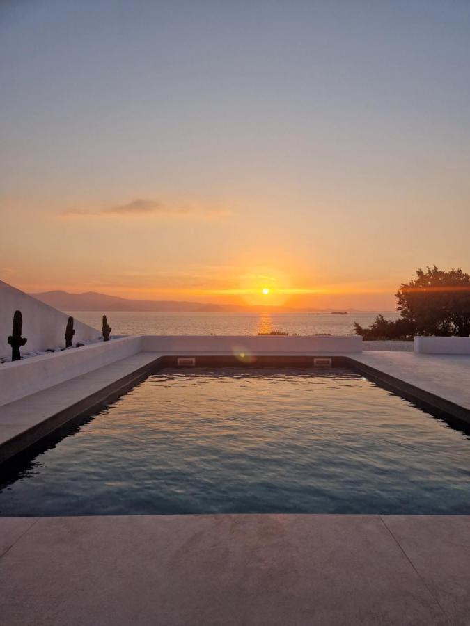 Seanfinity Beachfront Suites Mikri Vigla Dış mekan fotoğraf