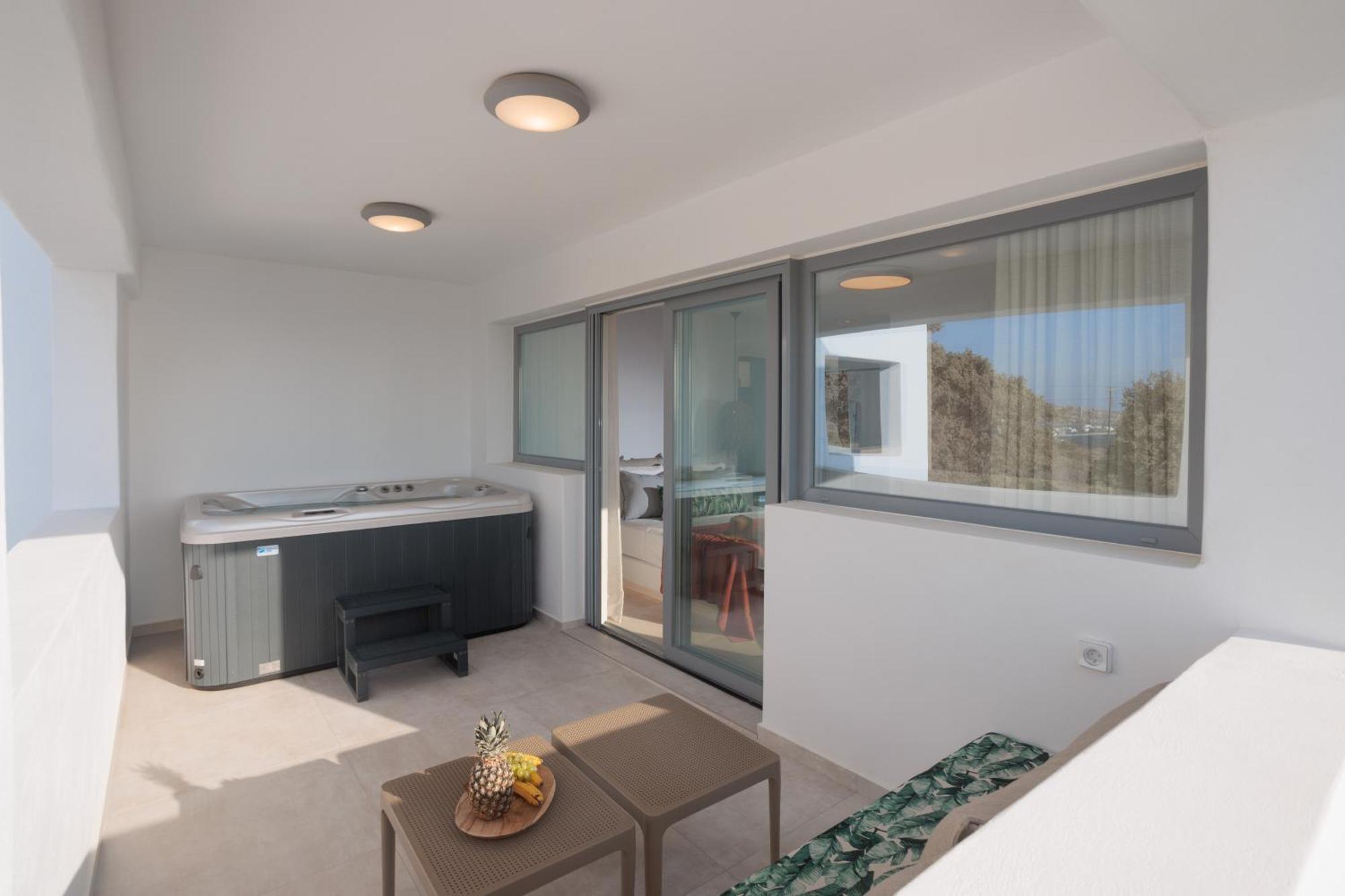 Seanfinity Beachfront Suites Mikri Vigla Dış mekan fotoğraf