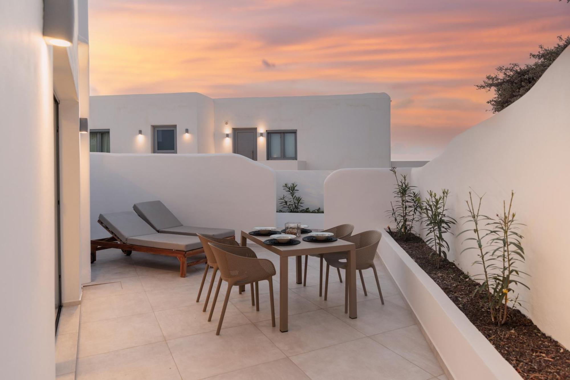 Seanfinity Beachfront Suites Mikri Vigla Oda fotoğraf
