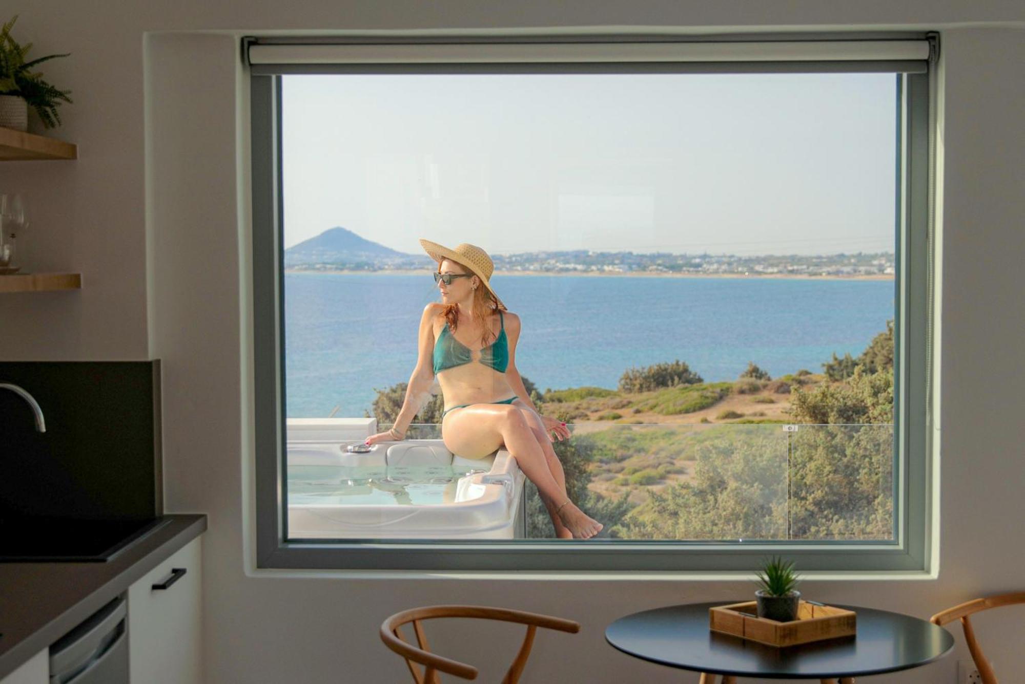 Seanfinity Beachfront Suites Mikri Vigla Dış mekan fotoğraf